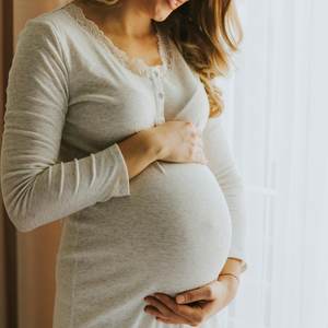 woman pregnant, ready for pregnancy massage